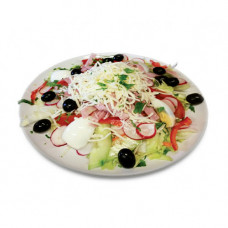 25 Itaienischer Salat mit Schinken, Käse, Oliven und Ei